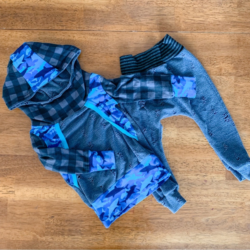 Unknown • 2 Piece Set